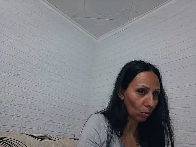 Brunetasexy1 live cam