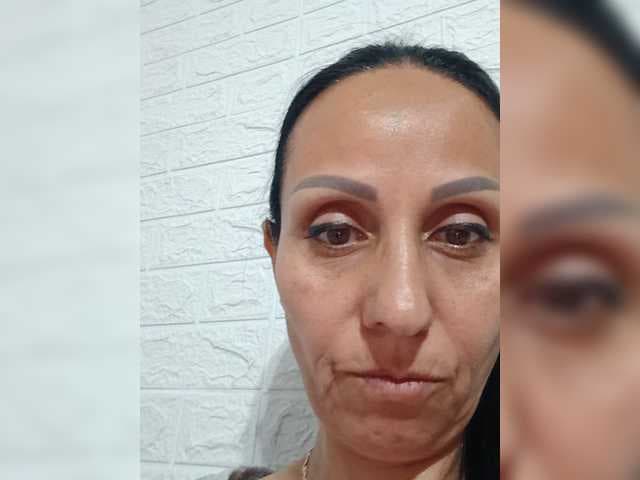 Brunetasexy1 live cam