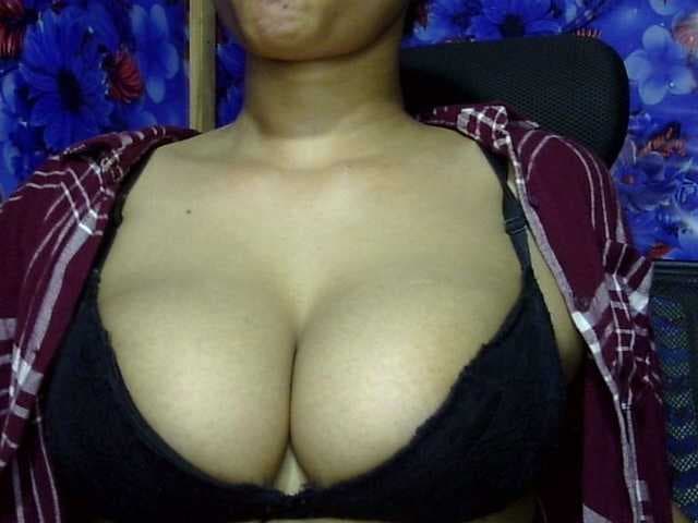 Nusrat-Mimi live cam on BongaCams