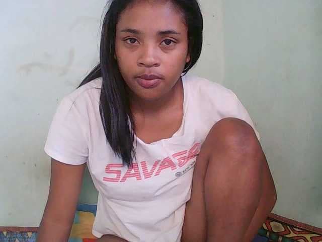 TriciaBella live cam