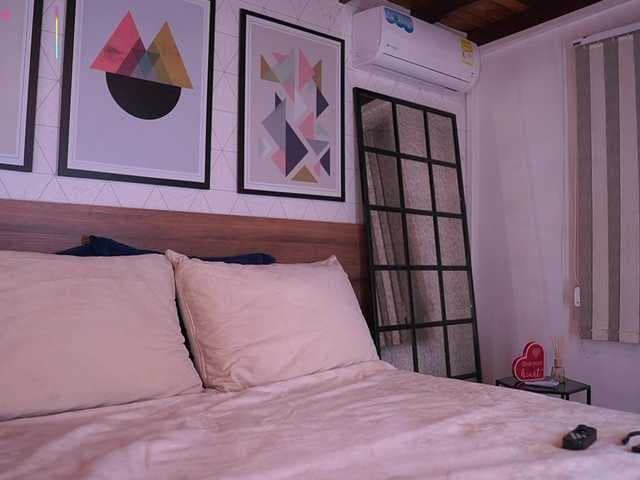 AriaFoster live cam