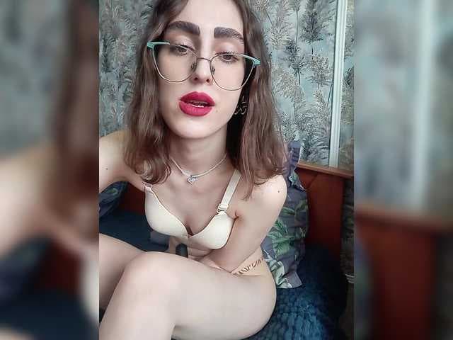 kiska-kira live cam on BongaCams