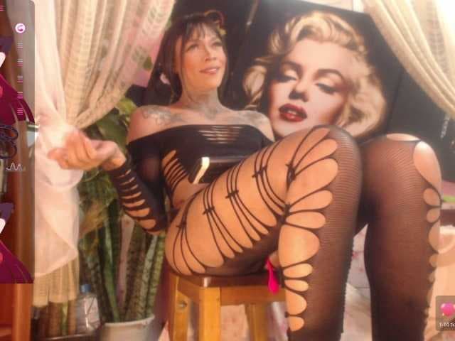 Kendalltaylor live cam