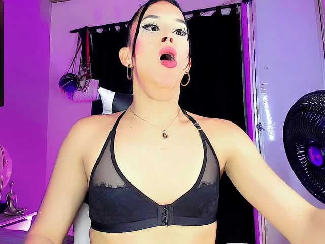 Gia21XXX live cam