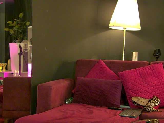 MaddyHeart live cam