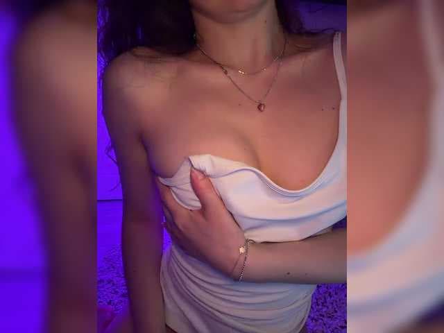 FeeBee live cam