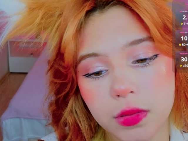 CoralineJones live cam