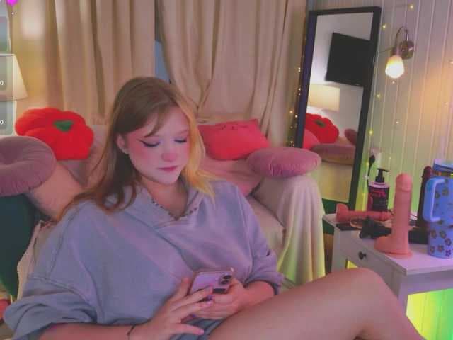 CrazyWine live cam