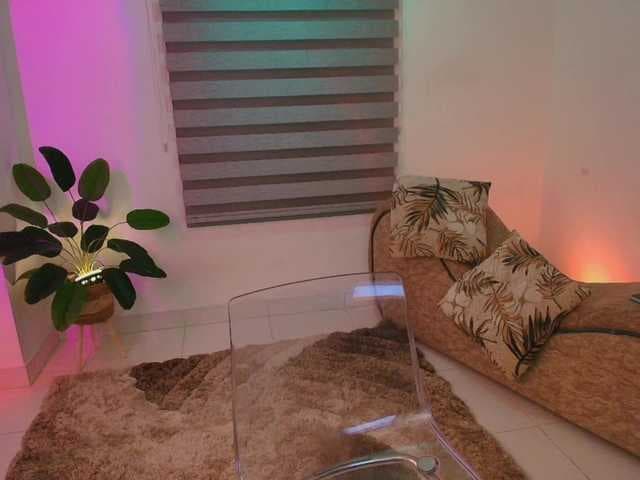 Rashell-Zepol live cam