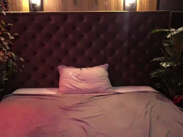 WildKittenX live cam