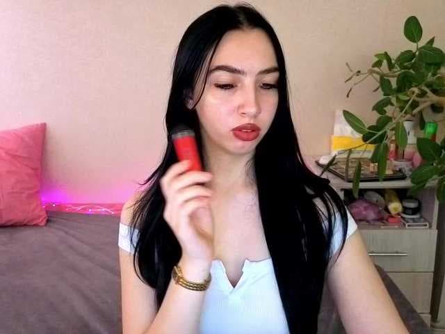 WildKittenX live cam
