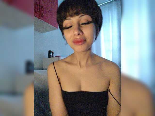 Tinablackkk live cam