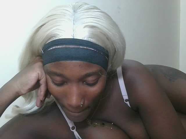 Missprettygal live cam