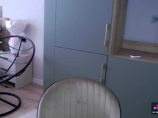 Zhenya-M live cam