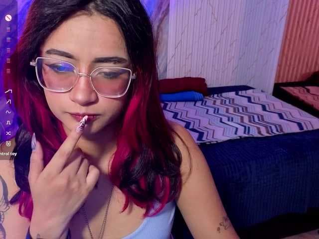 Kristen-tay live cam