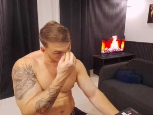 StrongGragXXX live cam