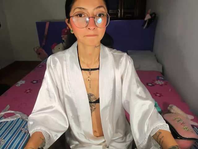 Anaisl_ux live cam