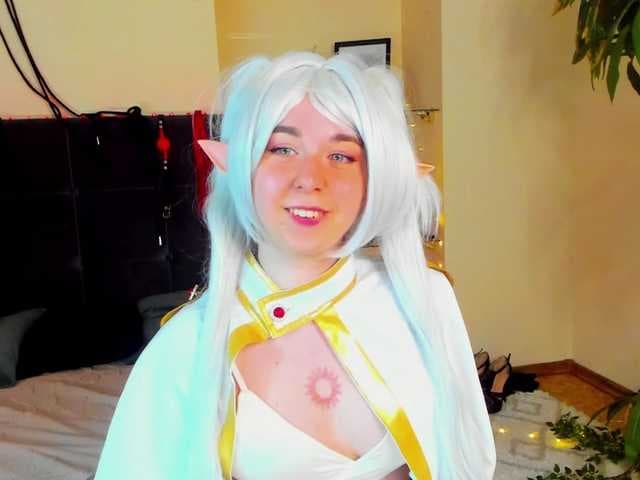 AlexisSky live cam