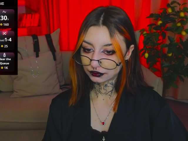 MistressMarcelline live cam