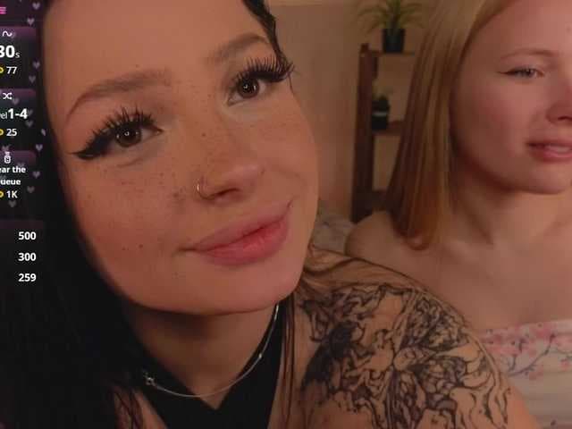 LisaaLiss live cam