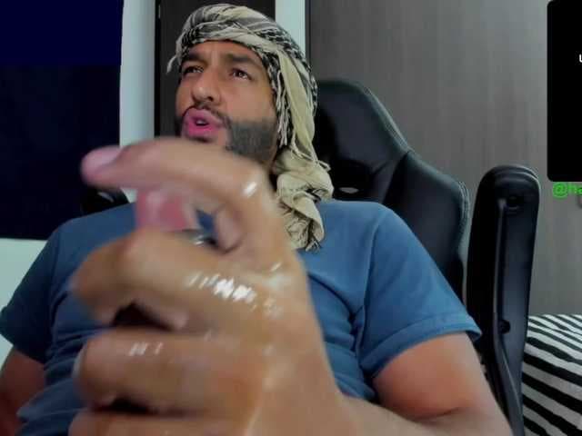 Handsoman11 live cam