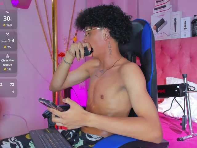 TaylorBlack live cam