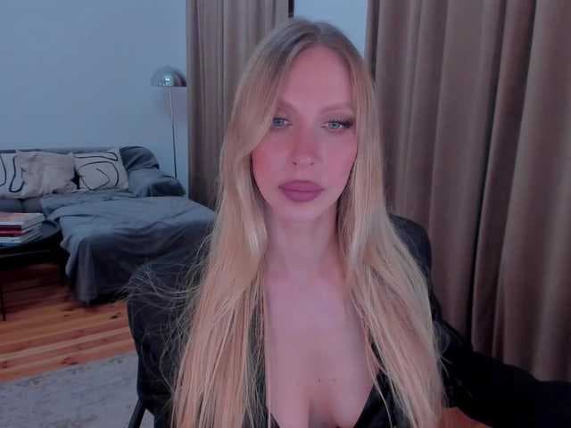 ToxicBlonde live cam