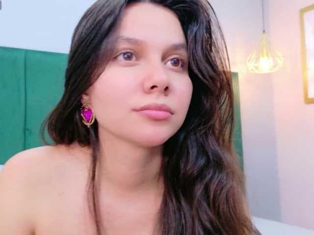 CarolineVega live cam
