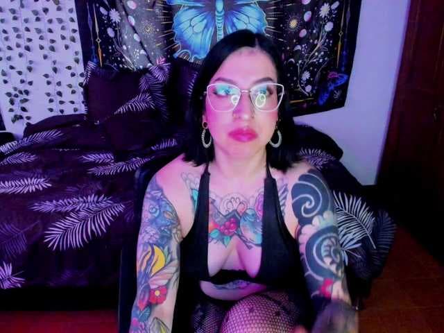 alicerose34 live cam on BongaCams