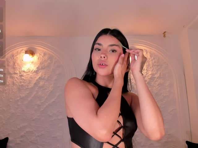 MiaLaurence live cam