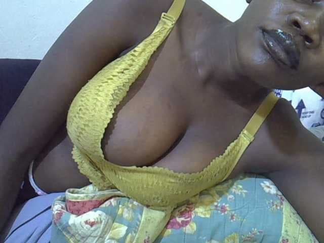 juicy-bella live cam