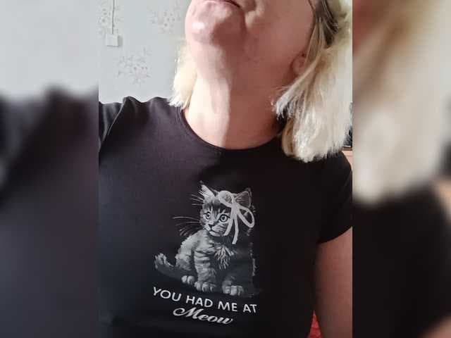 Vika211 live cam