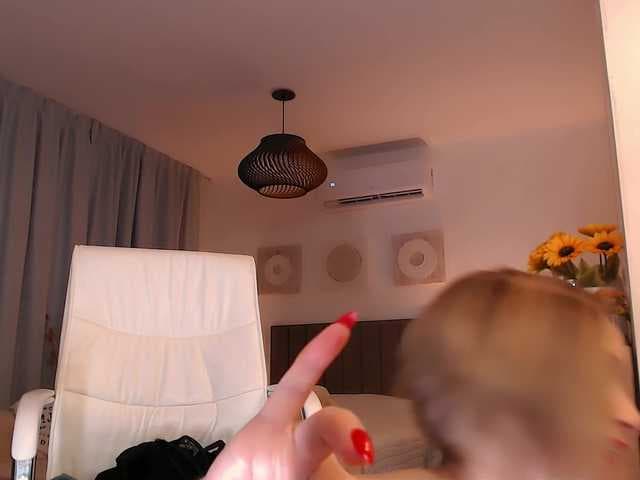 Tilly-Eliot live cam