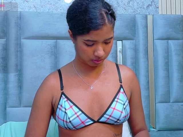 shyblacksweetiee live cam