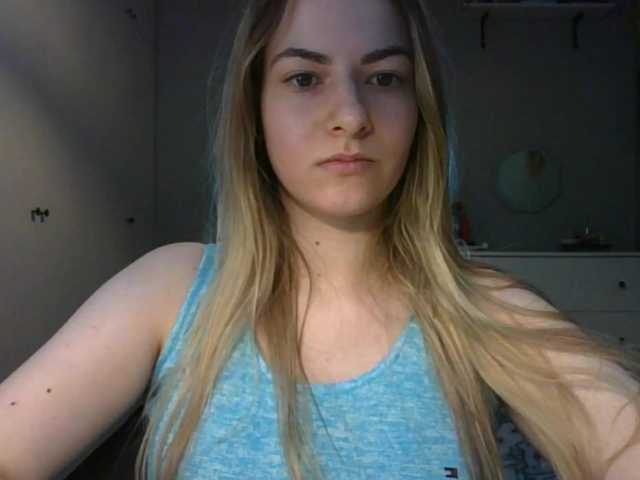 RosieJune live cam