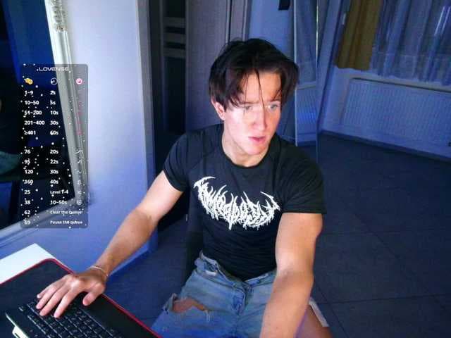 ChristianLevine live cam