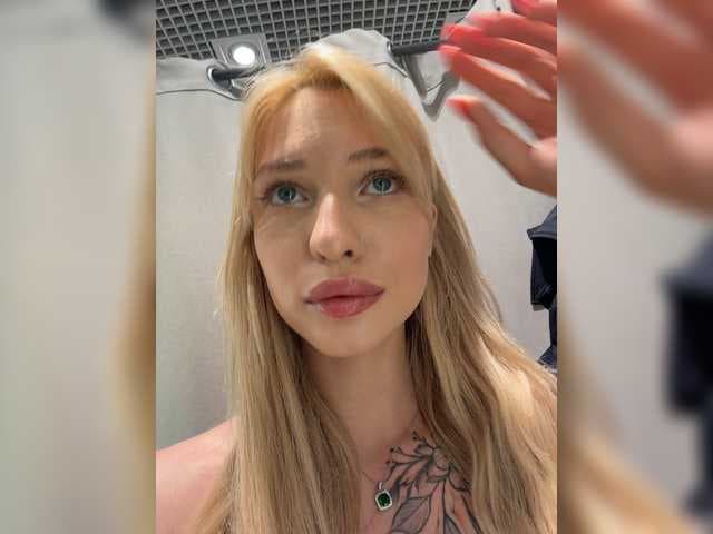 Cristi-Candy live cam
