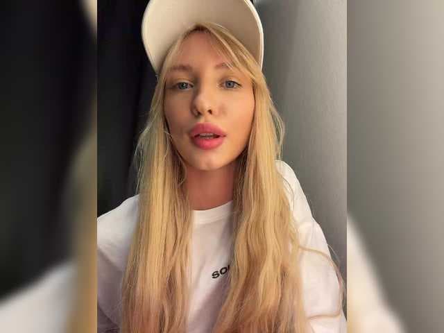 Cristi-Candy live cam