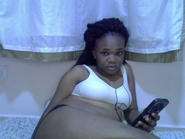 Ebonybootygirl live cam