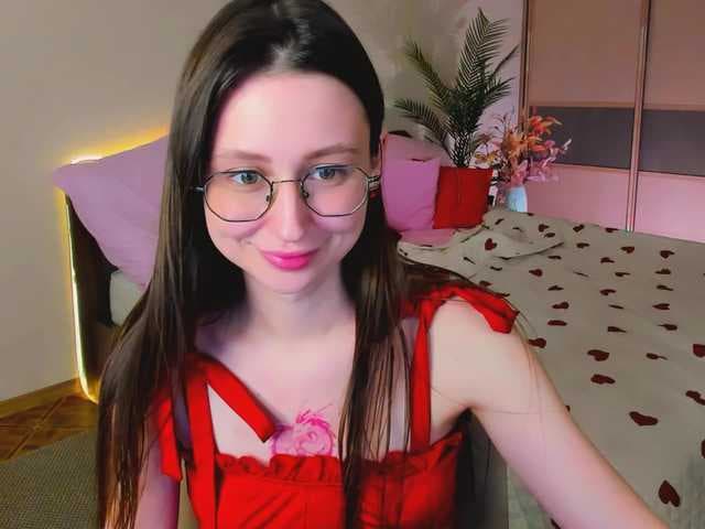 YourLovellyStory live cam