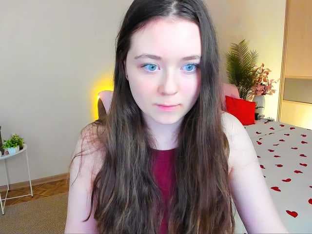 AlluringLookk live cam