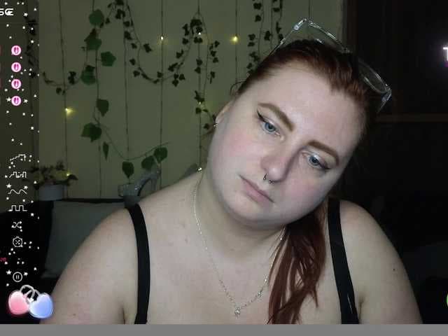 Aliciaredluv live cam on BongaCams