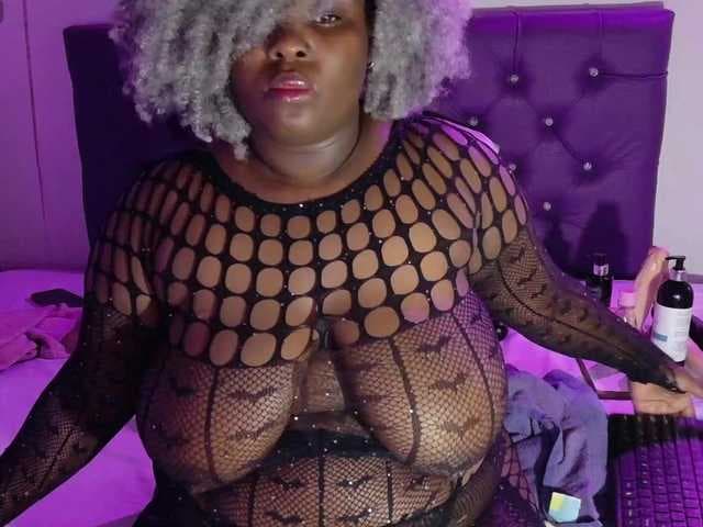 ebony-NeighborMoans live cam