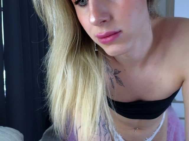 MiraBella10 live cam