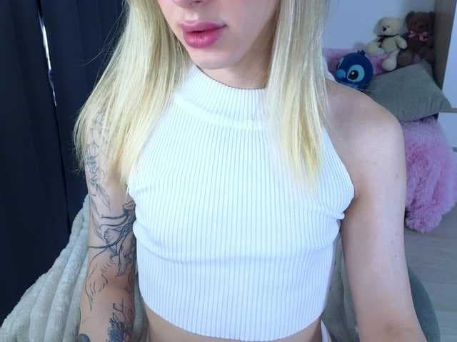 MiraBella10 live cam