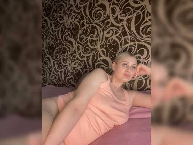 Alinka11127 live cam