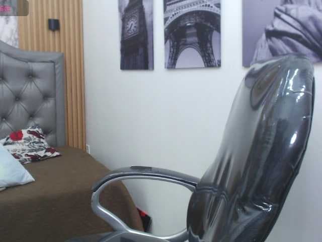zoe-cortezz live cam