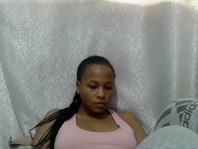Caroldoly live cam