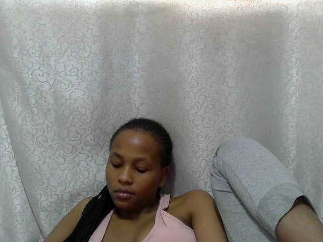 Caroldoly live cam