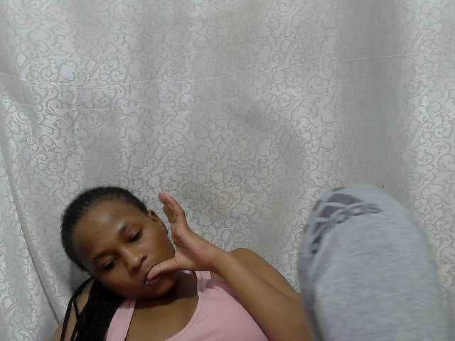 Caroldoly live cam